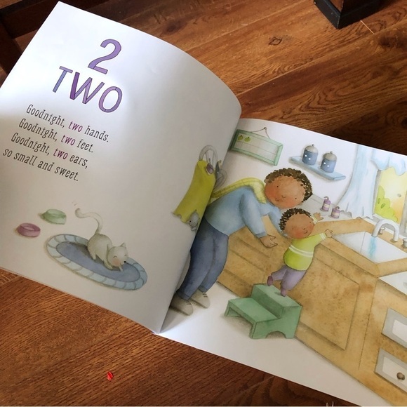 Children’s book: Goodnight Numbers by: Danica McKellar paperback - Picture 4 of 5